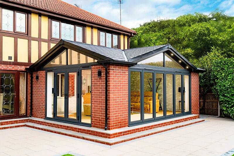 Extension with 4 Season Roof